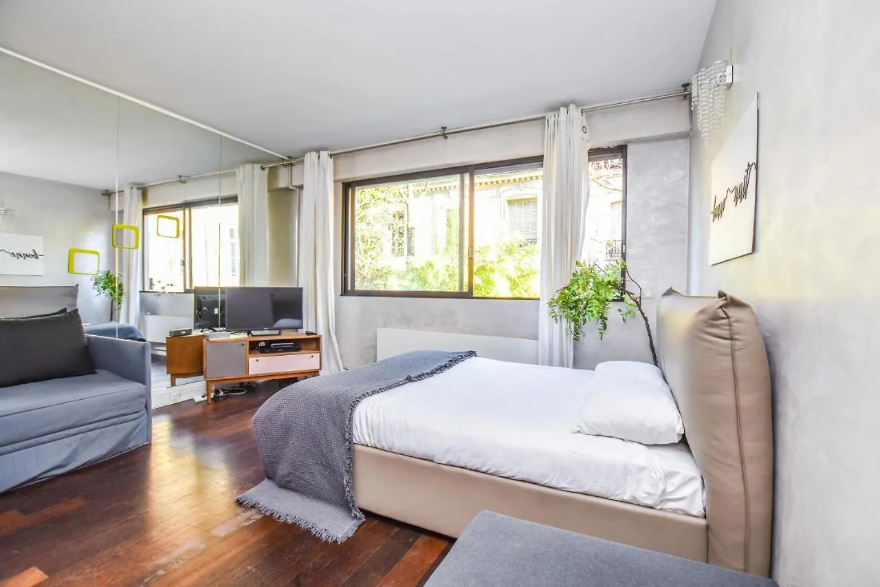 Luxe Exceptionnel, Avenue Foch *